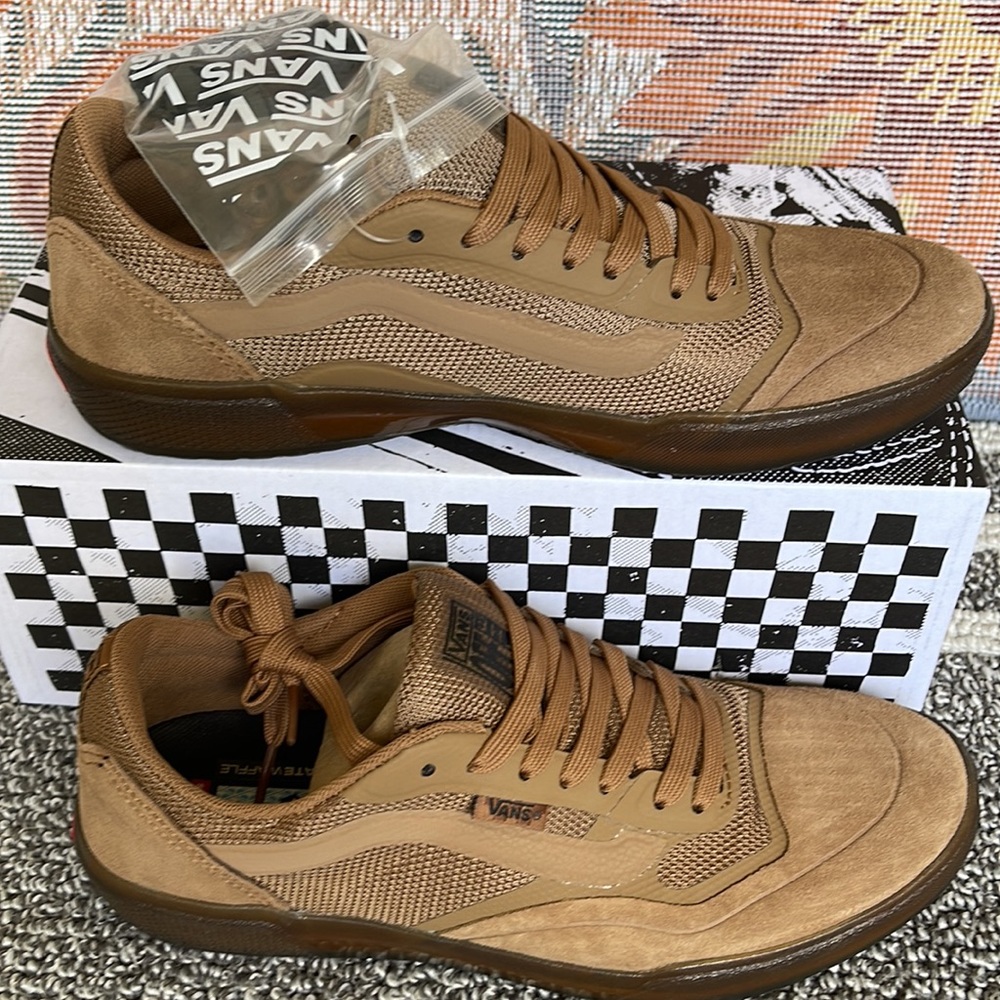 Vans Men’s Ave
Tobacco/Gum
VN0A5JIBLV9
Sneakers - Picture 2 of 16